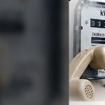 Eski elektrik sayacı, telefon ve ücretli hizmetleri simgeleyen cihazlarla hırsızlık ve karşılıksız yararlanmanın tarihsel dönüşümü