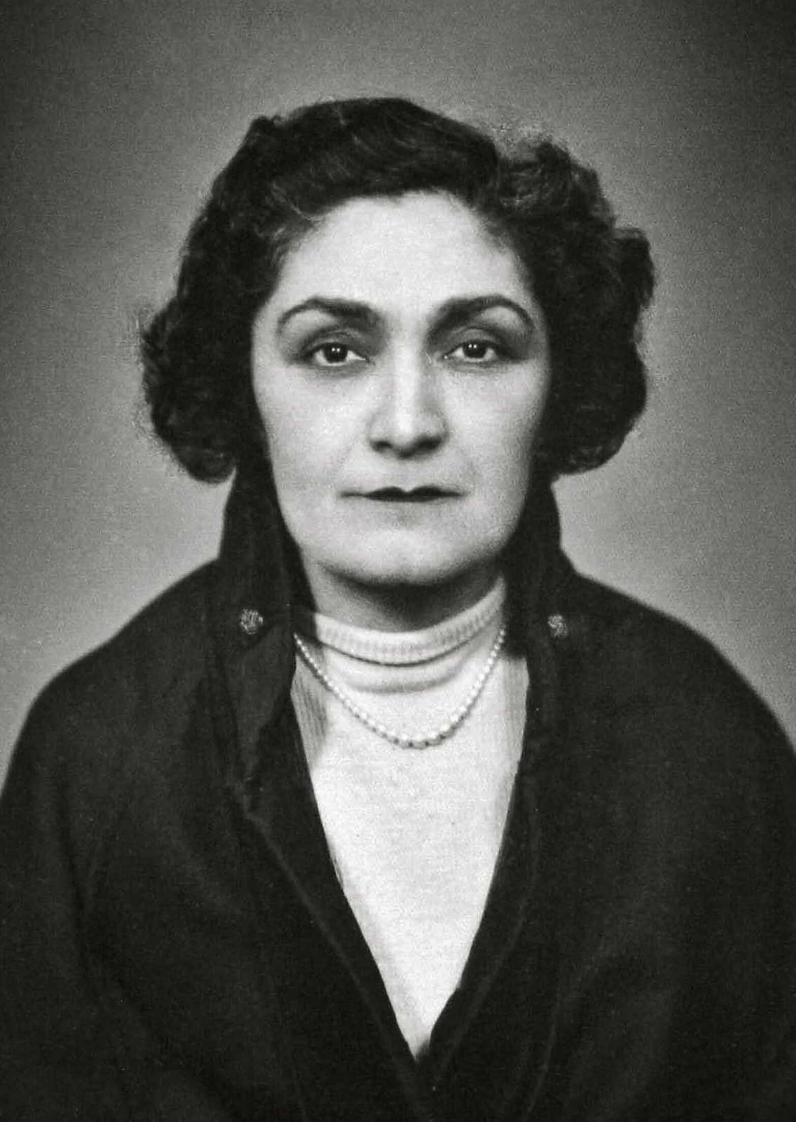 Adaletin Kapısı Açılırken: Türkiye’de Kadınların Hukuk Mesleğine Girişi 3 Avukat Süreyya Ağaoğlu, 1940'lar